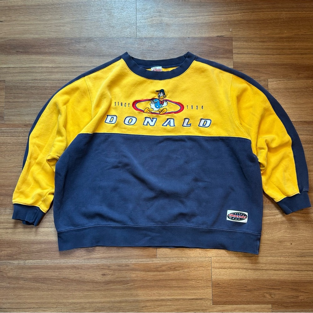 Y2K Disney Donald Duck Embroidered XXL Yellow Navy Sweatshirt